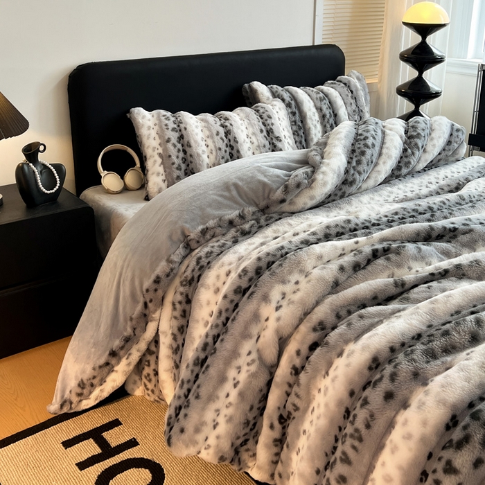 91家纺网 家纺一手货源 找家纺 梦莱斯 2025新款轻奢高克重兔毛绒四件套 灰色