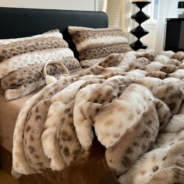 91家纺网 家纺一手货源 找家纺 梦莱斯 2025新款轻奢高克重兔毛绒四件套 咖色