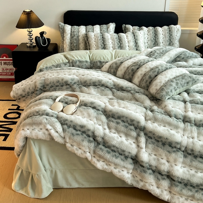 91家纺网 家纺一手货源 找家纺 梦莱斯 2025新款轻奢高克重兔毛绒四件套 绿色