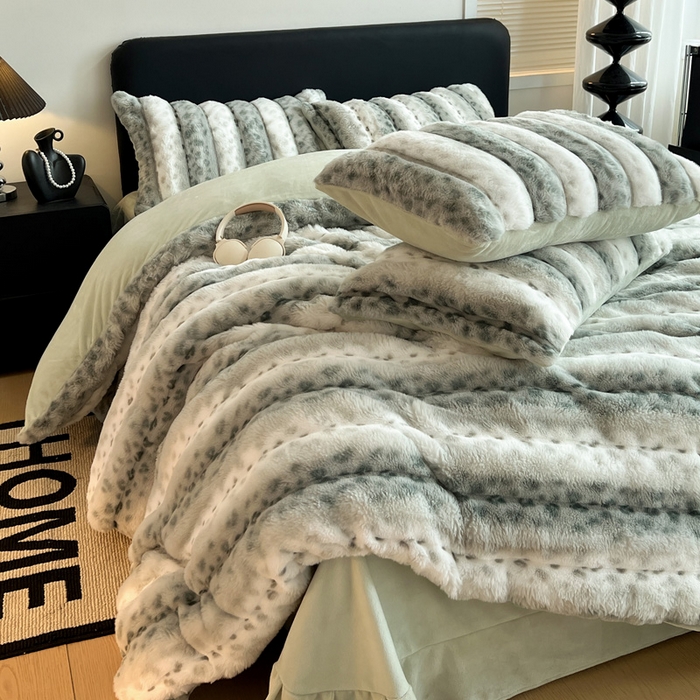 91家纺网 家纺一手货源 找家纺 梦莱斯 2025新款轻奢高克重兔毛绒四件套 绿色