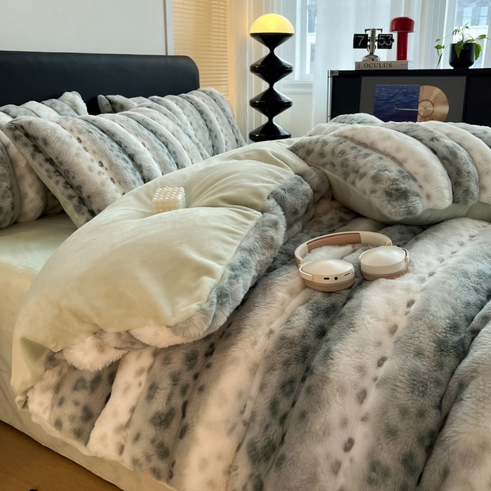 91家纺网 家纺一手货源 找家纺 梦莱斯 2025新款轻奢高克重兔毛绒四件套 绿色