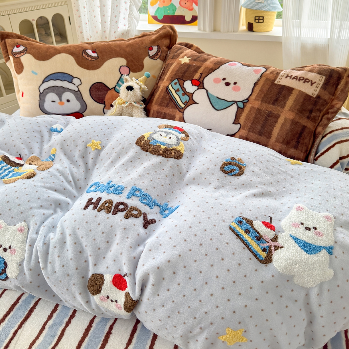 91家纺网 家纺一手货源 找家纺 典曼家纺 2025新款200g牛奶绒数码印花加毛巾绣四件套 海盐蛋糕