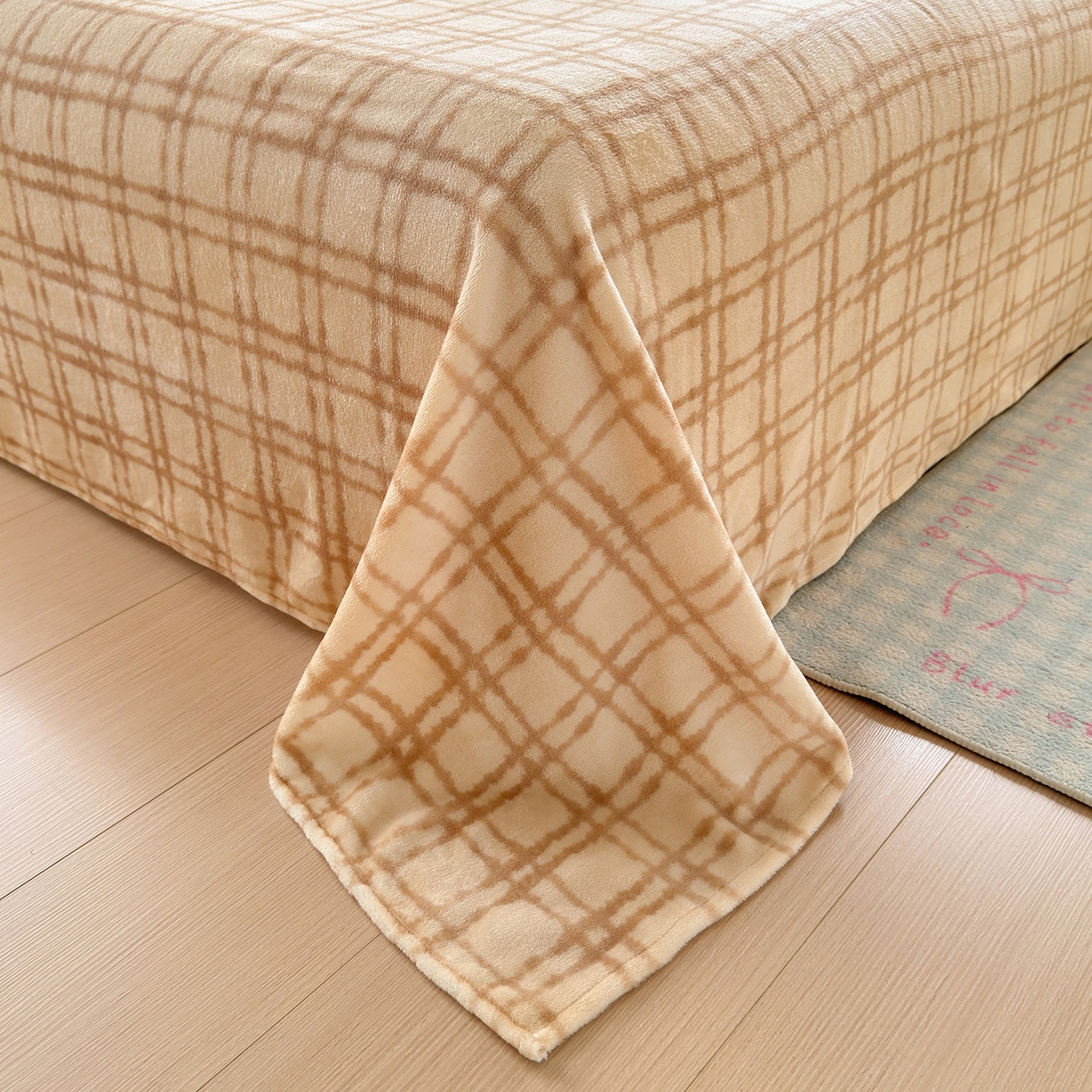 91家纺网 家纺一手货源 找家纺 典曼家纺 2025新款200g牛奶绒数码印花加毛巾绣四件套 快乐萌友