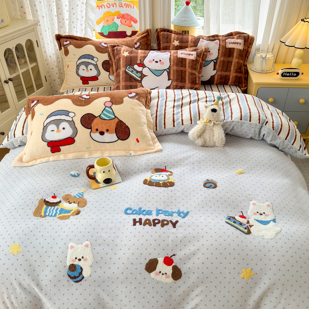 91家纺网 家纺一手货源 找家纺 典曼家纺 2025新款200g牛奶绒数码印花加毛巾绣四件套 海盐蛋糕