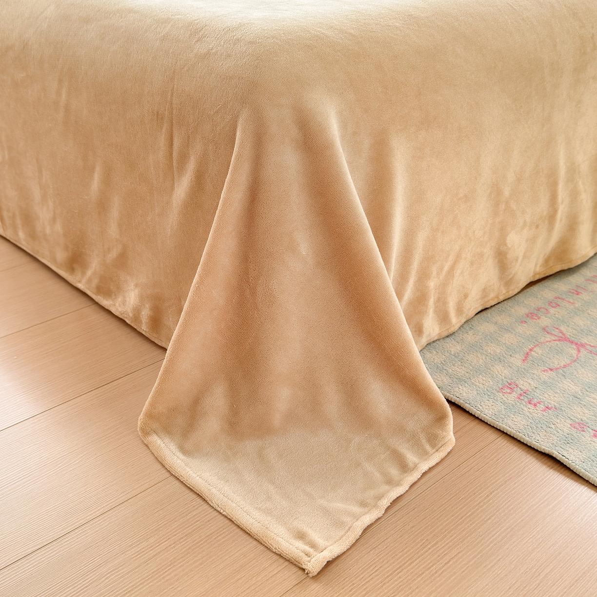 91家纺网 家纺一手货源 找家纺 典曼家纺 2025新款200g牛奶绒数码印花加毛巾绣四件套 星落卡皮