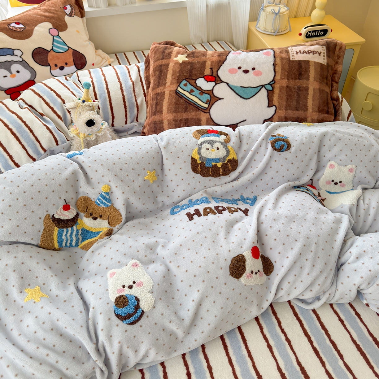 91家纺网 家纺一手货源 找家纺 （总）典曼家纺 2025新款200g牛奶绒数码印花加毛巾绣四件套