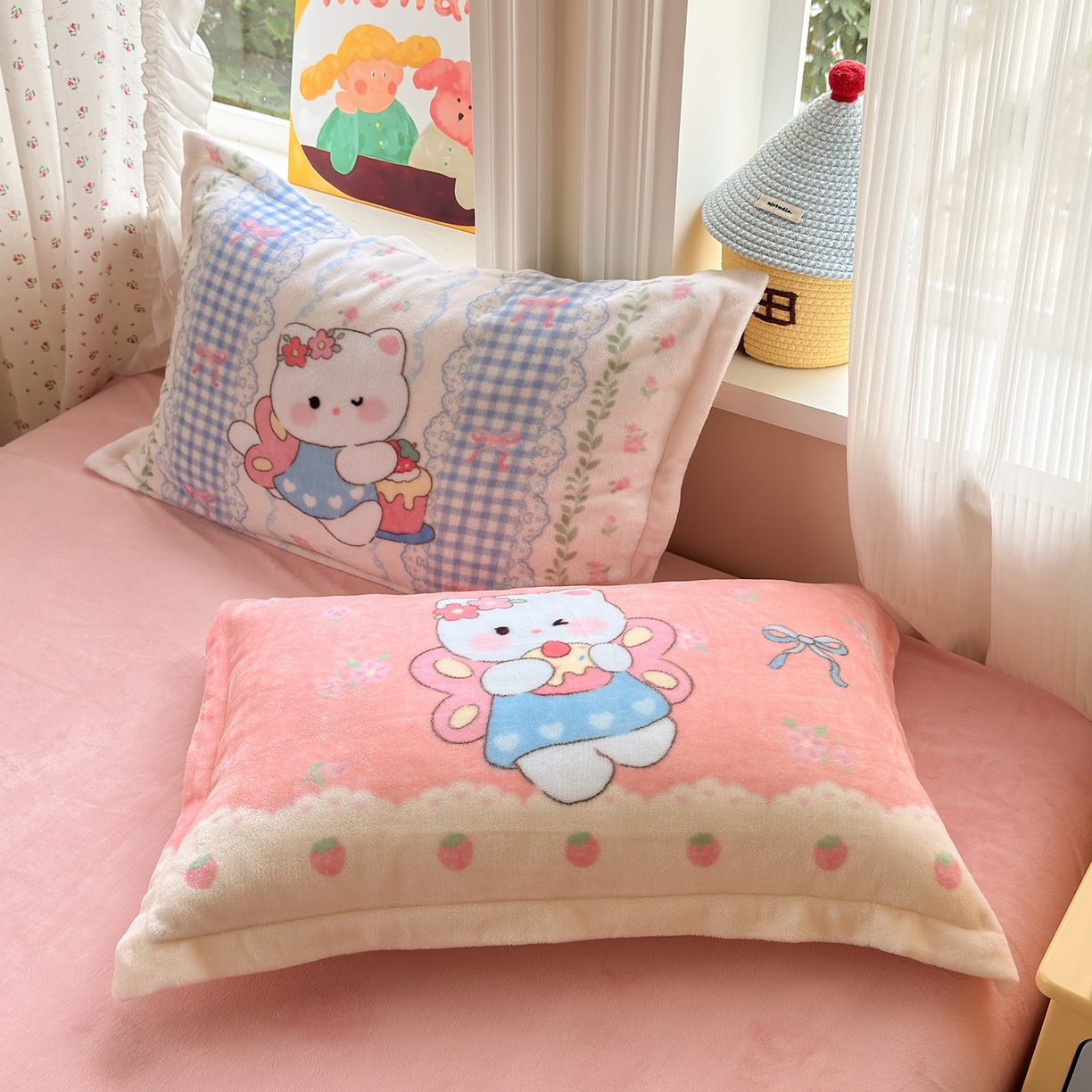 典曼家纺 2025新款200g牛奶绒数码印花加毛巾绣单枕套 萌喵花町
