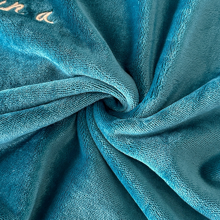 91家纺网 家纺一手货源 找家纺 董韵家纺 2025新款牛奶绒刺绣夹棉床裙四件套系列（控价） 丝语-靛青