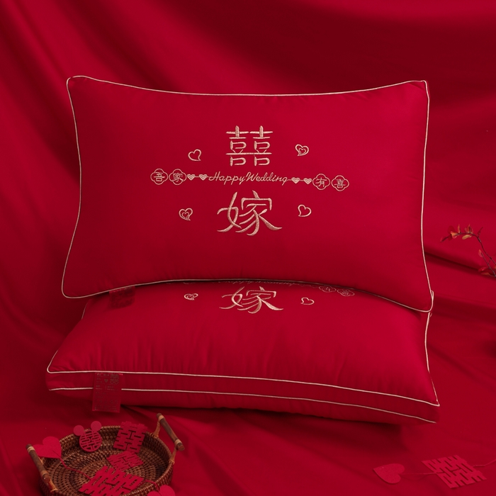 91家纺网 家纺一手货源 找家纺 （总）仁宇枕业 2025新款精美刺绣全棉大红枕头喜事成双婚庆新娘新郎结婚枕头枕芯