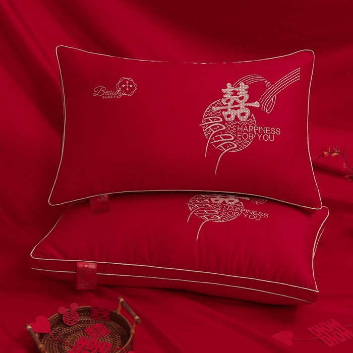 91家纺网 家纺一手货源 找家纺 （总）仁宇枕业 2025新款精美刺绣全棉大红枕头喜事成双婚庆新娘新郎结婚枕头枕芯