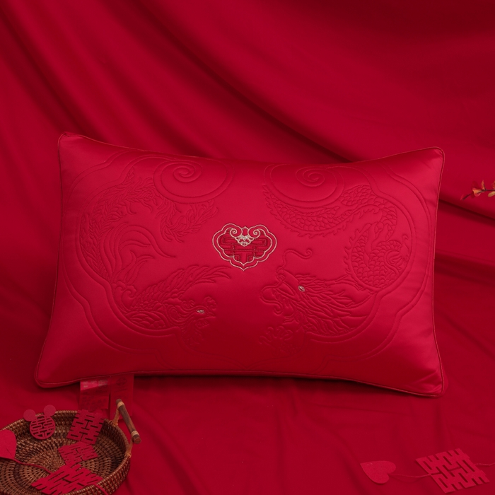 91家纺网 家纺一手货源 找家纺 （总）仁宇枕业 2025新款精美刺绣全棉大红枕头喜事成双婚庆新娘新郎结婚枕头枕芯