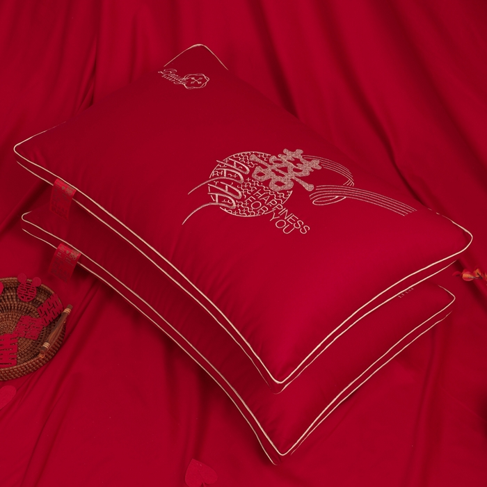 91家纺网 家纺一手货源 找家纺 （总）仁宇枕业 2025新款精美刺绣全棉大红枕头喜事成双婚庆新娘新郎结婚枕头枕芯