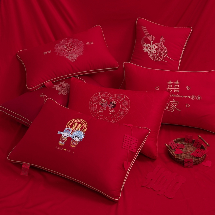 91家纺网 家纺一手货源 找家纺 （总）仁宇枕业 2025新款精美刺绣全棉大红枕头喜事成双婚庆新娘新郎结婚枕头枕芯