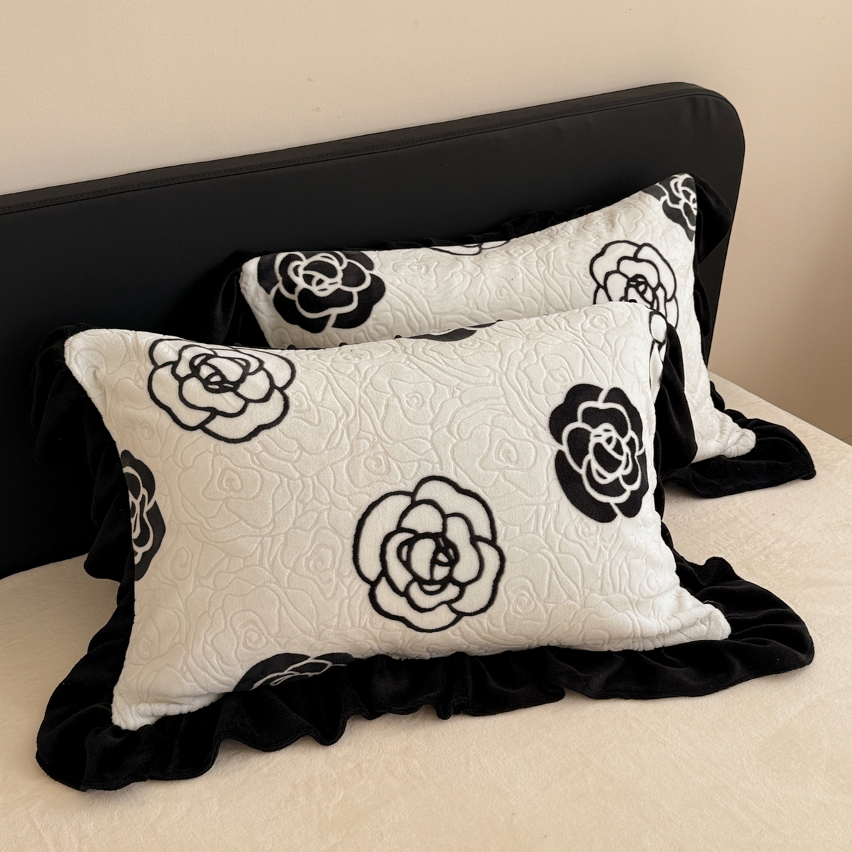 91家纺网 家纺一手货源 找家纺 （总）典曼家纺 2025新款亲肤舒适牛奶绒四件套-可可小姐系列