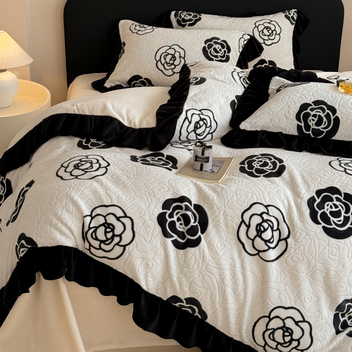 91家纺网 家纺一手货源 找家纺 （总）典曼家纺 2025新款亲肤舒适牛奶绒四件套-可可小姐系列