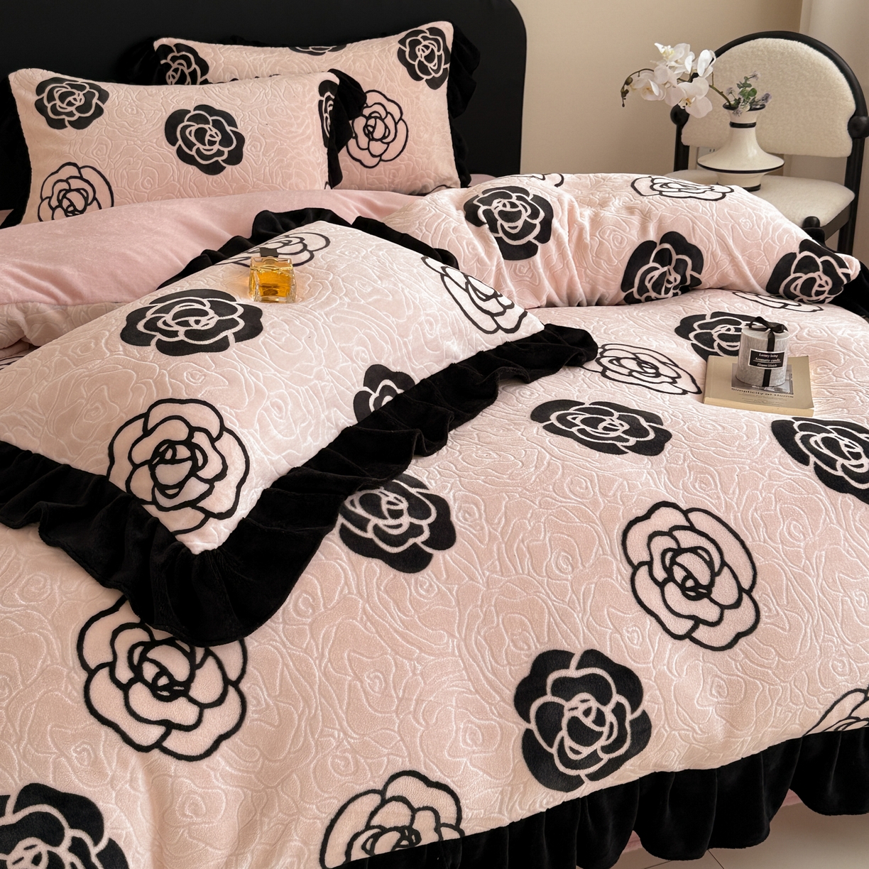 91家纺网 家纺一手货源 找家纺 典曼家纺 2025新款亲肤舒适牛奶绒四件套-可可小姐系列 可可小姐-水粉