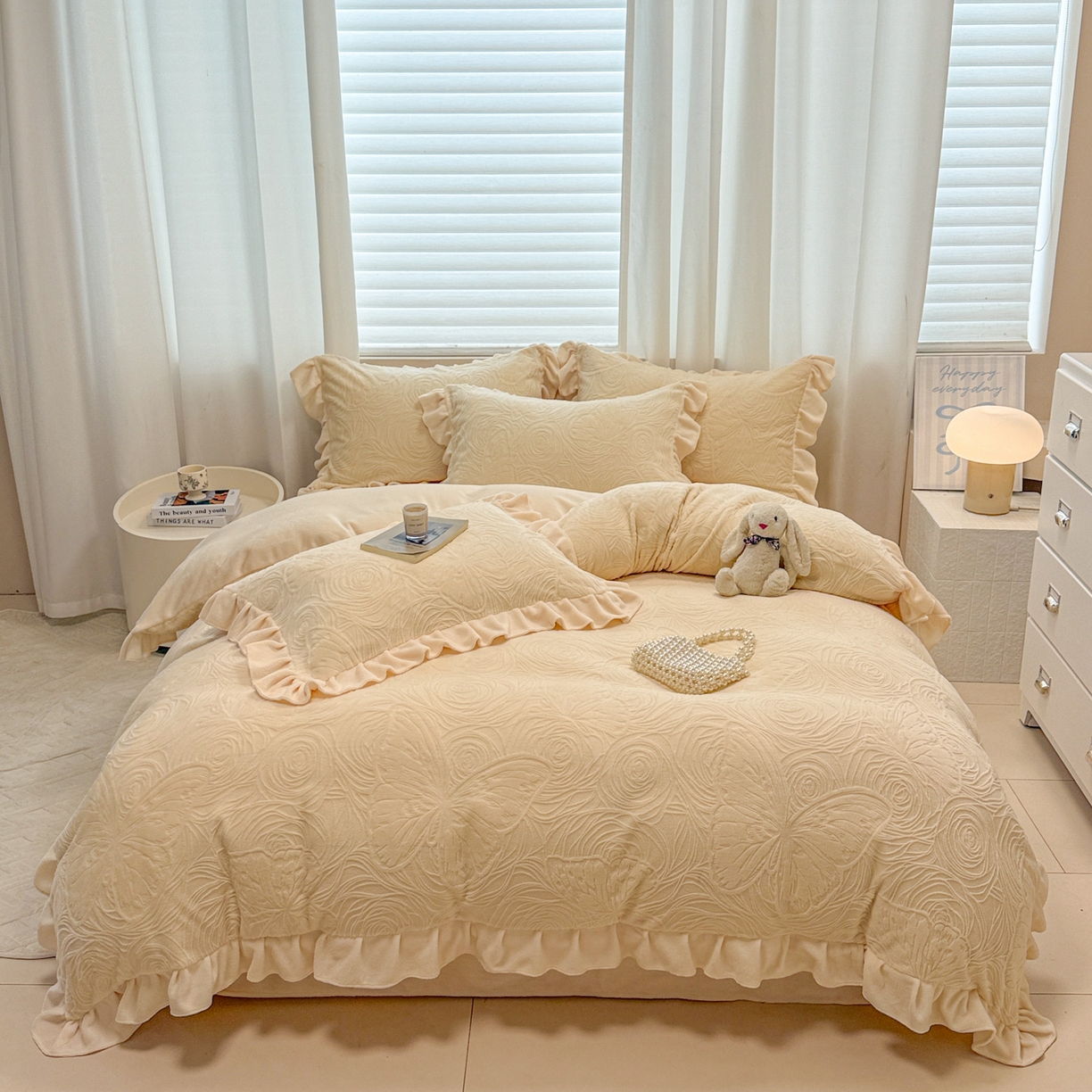 91家纺网 家纺一手货源 找家纺 （总）典曼家纺 2025新款亲肤舒适牛奶绒四件套-千寻花语系列