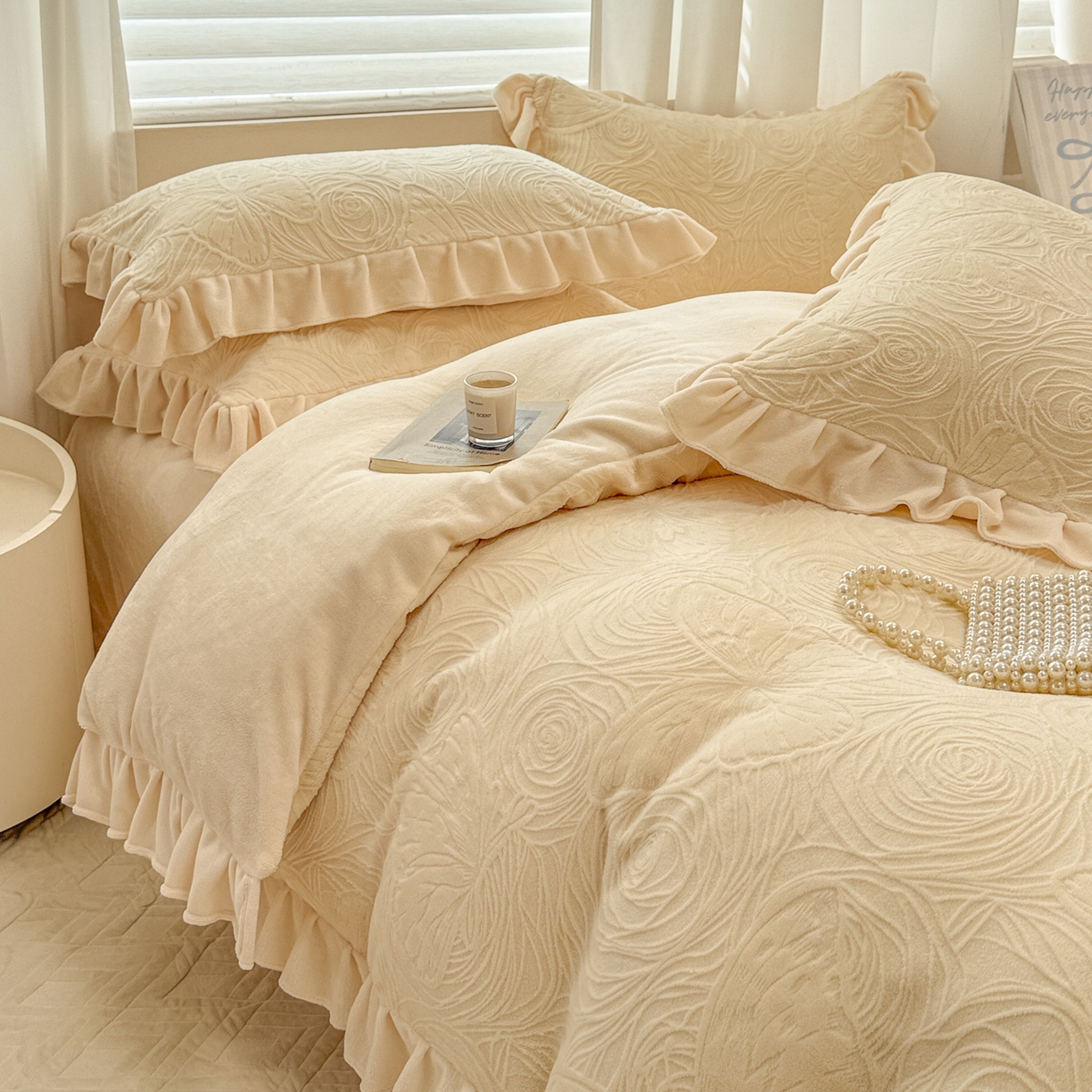 91家纺网 家纺一手货源 找家纺 典曼家纺 2025新款亲肤舒适牛奶绒四件套-千寻花语系列 千寻花语-奶杏