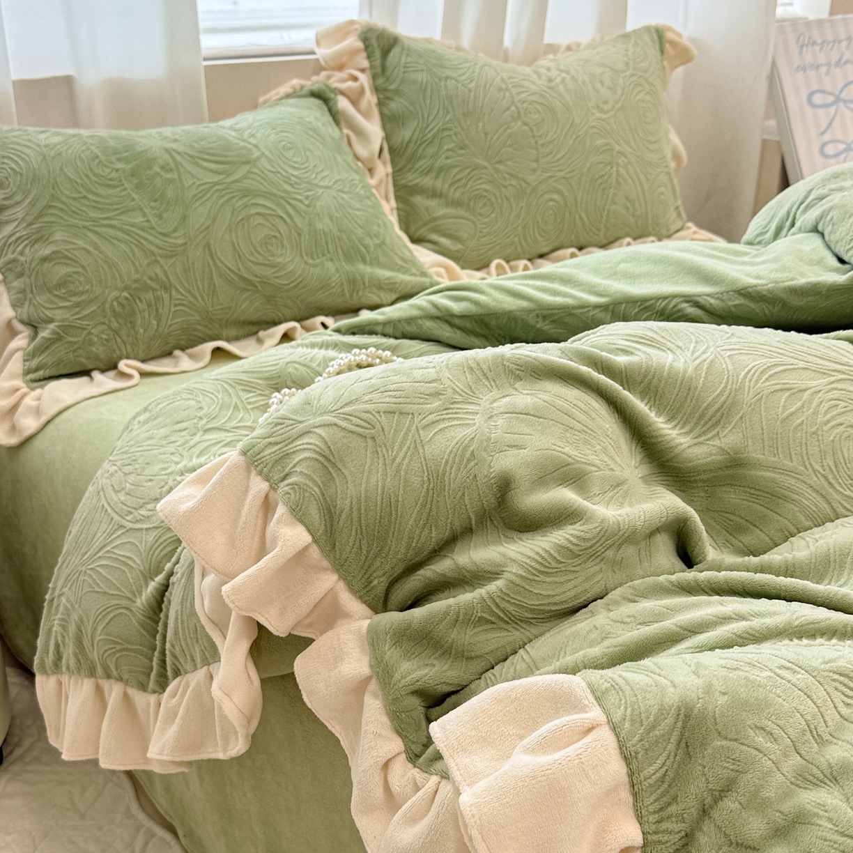 91家纺网 家纺一手货源 找家纺 典曼家纺 2025新款亲肤舒适牛奶绒四件套-千寻花语系列 千寻花语-雅绿