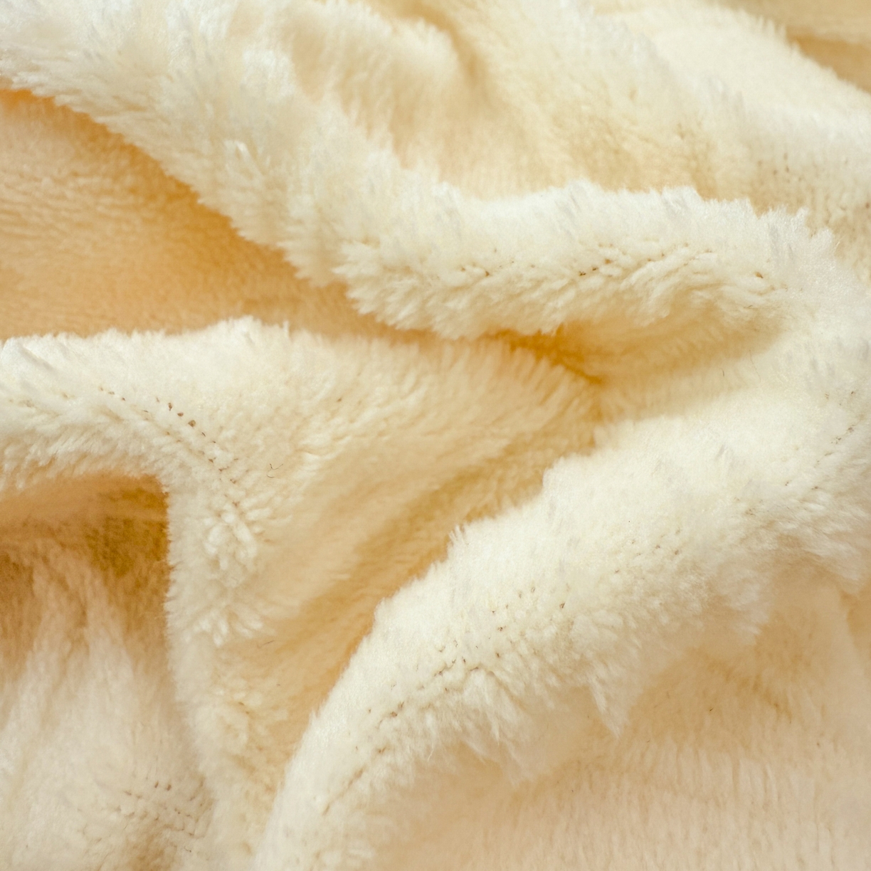 91家纺网 家纺一手货源 找家纺 典曼家纺 2025新款亲肤舒适牛奶绒四件套-千寻花语系列 千寻花语-奶杏