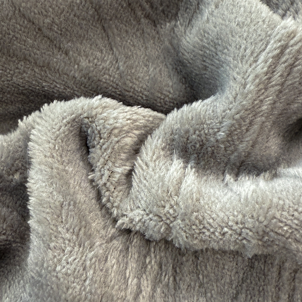 91家纺网 家纺一手货源 找家纺 典曼家纺 2025新款亲肤舒适牛奶绒四件套-千寻花语系列 千寻花语-银灰