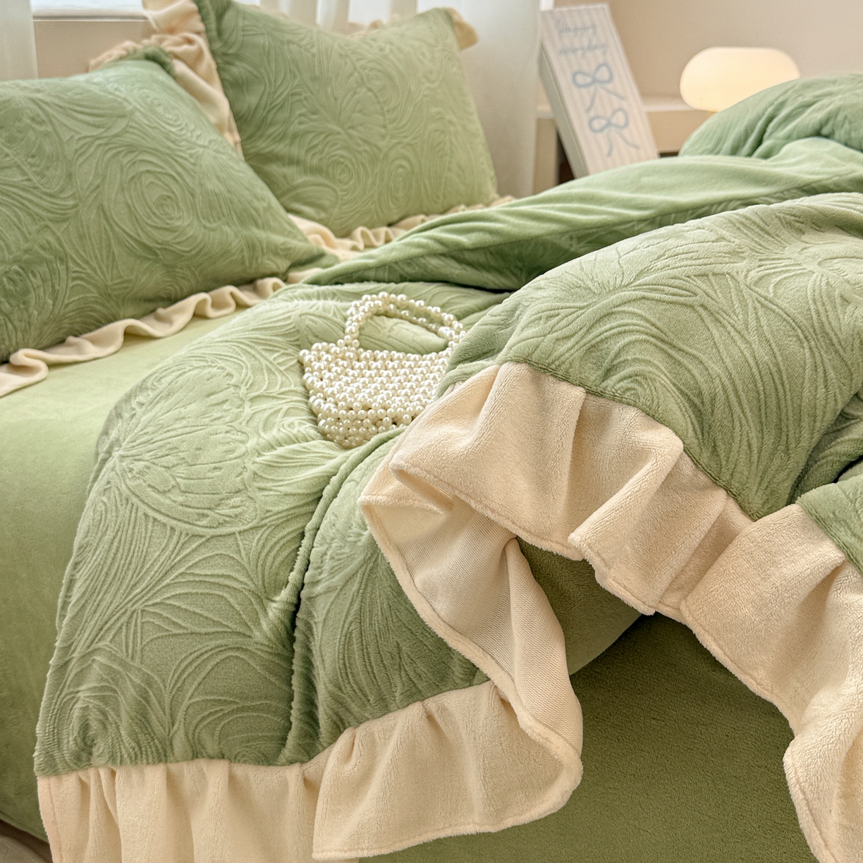 91家纺网 家纺一手货源 找家纺 典曼家纺 2025新款亲肤舒适牛奶绒四件套-千寻花语系列 千寻花语-雅绿