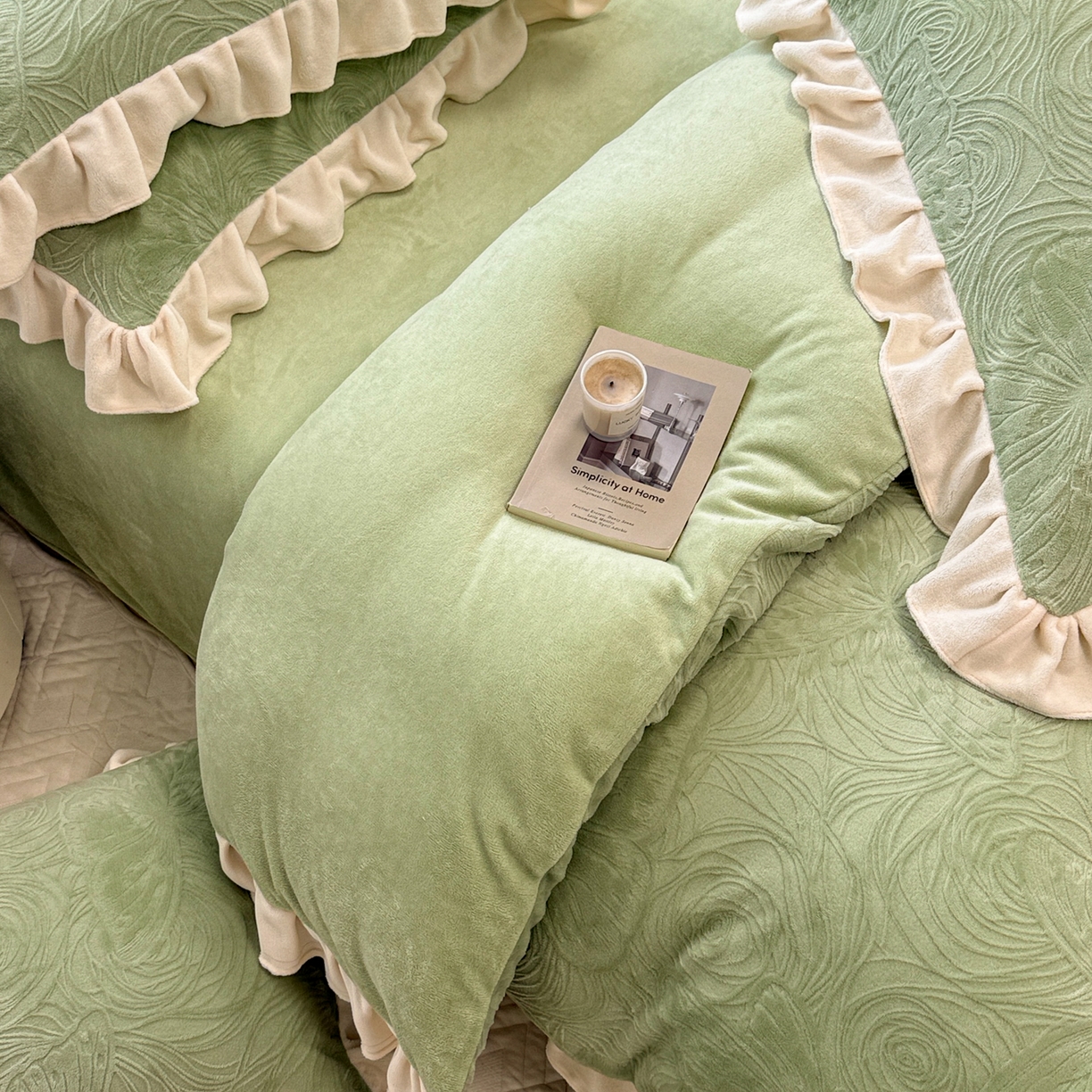 91家纺网 家纺一手货源 找家纺 典曼家纺 2025新款亲肤舒适牛奶绒四件套-千寻花语系列 千寻花语-雅绿