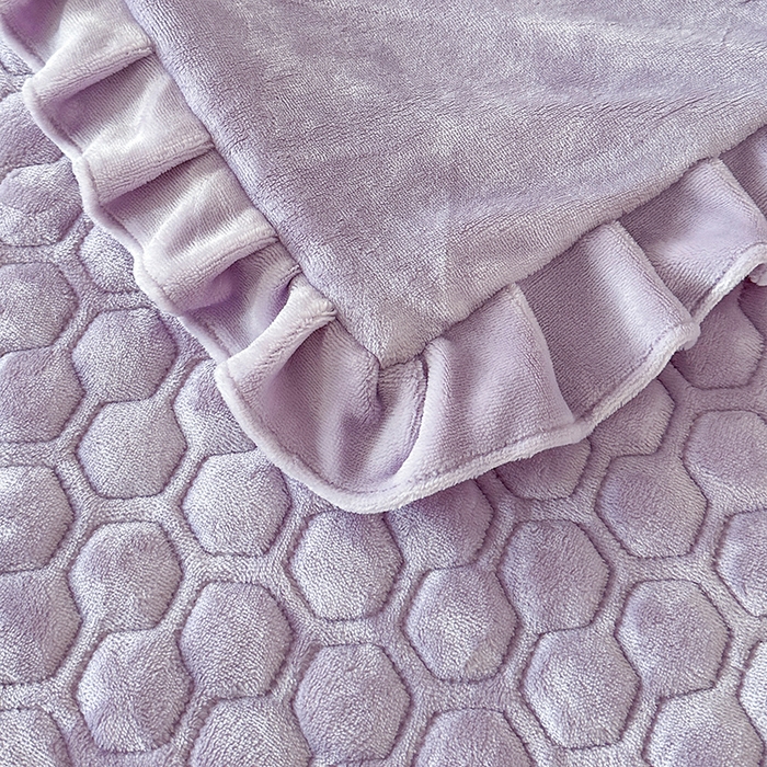 91家纺网 家纺一手货源 找家纺 董韵家纺 2025新款牛奶绒刺绣夹棉床裙四件套系列（控价） 丝语-云紫