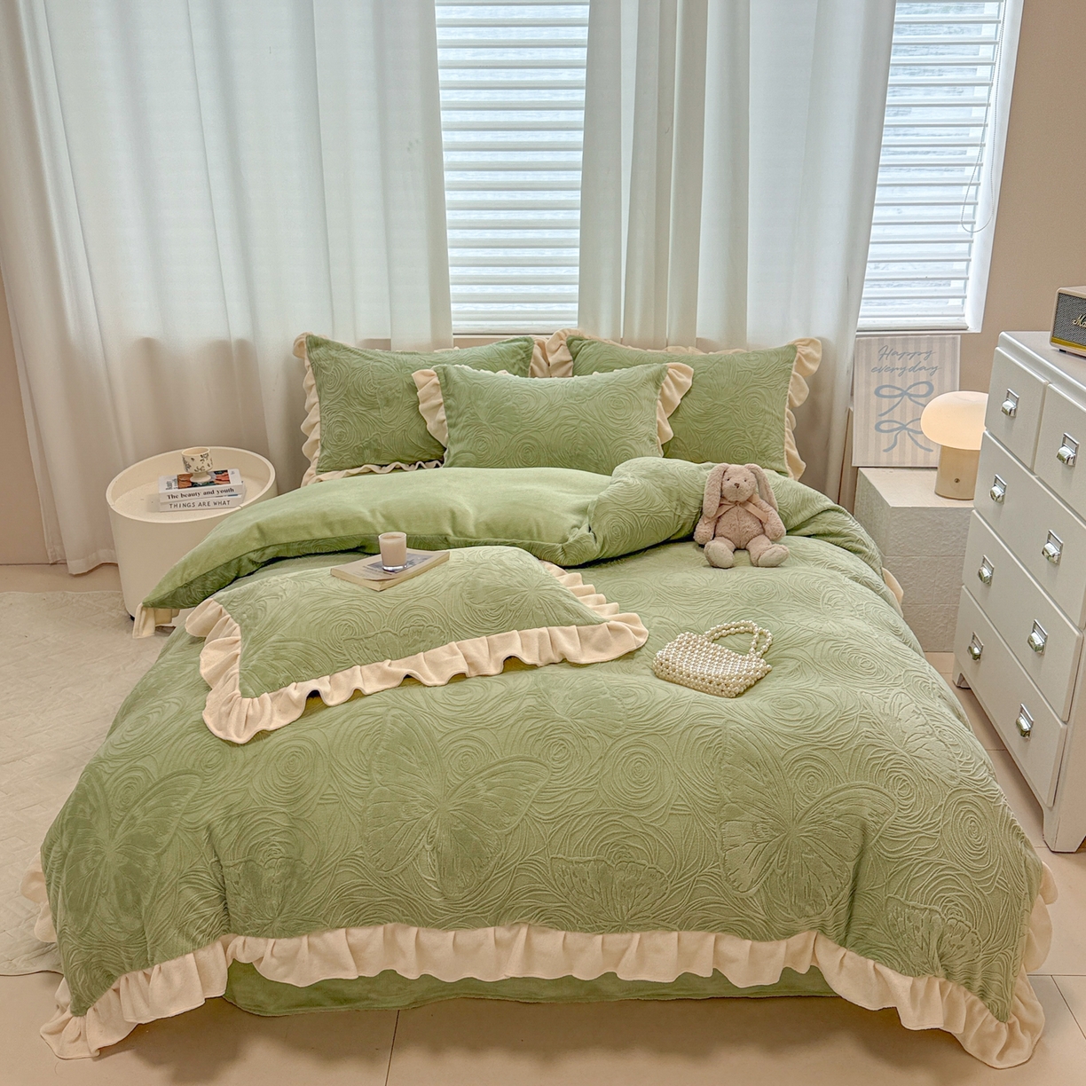 91家纺网 家纺一手货源 找家纺 （总）典曼家纺 2025新款亲肤舒适牛奶绒四件套-千寻花语系列