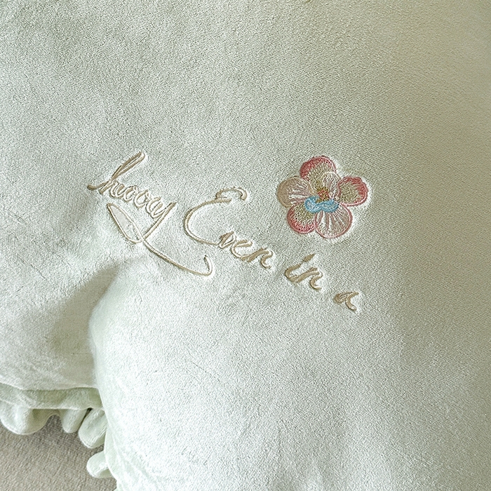 91家纺网 家纺一手货源 找家纺 董韵家纺 2025新款牛奶绒刺绣夹棉床裙四件套系列（控价） 绒语-青霭