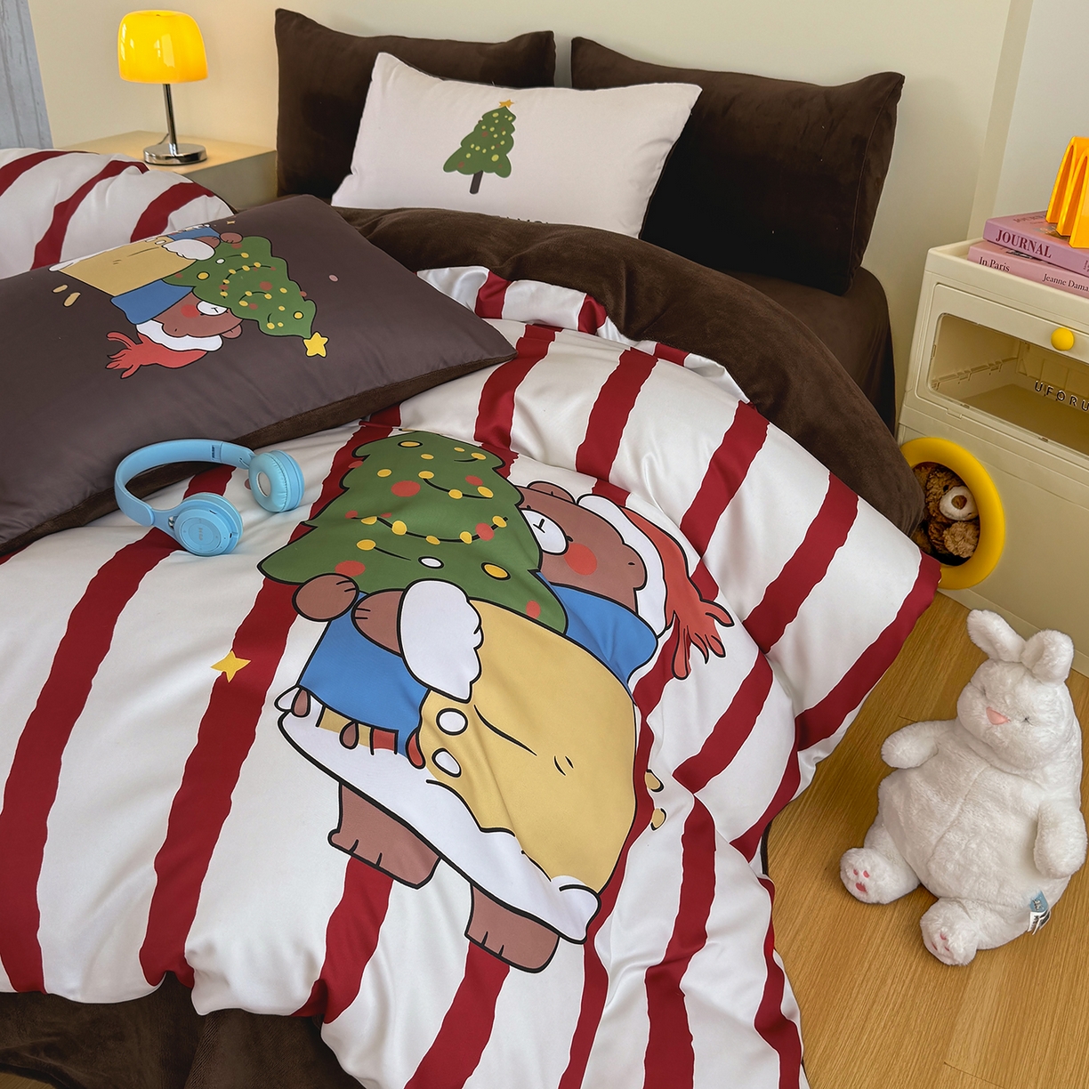 91家纺网 家纺一手货源 找家纺 （总）十一家居 2025新款A类原创设计数码大版卡通印花四件套-绒宠系列