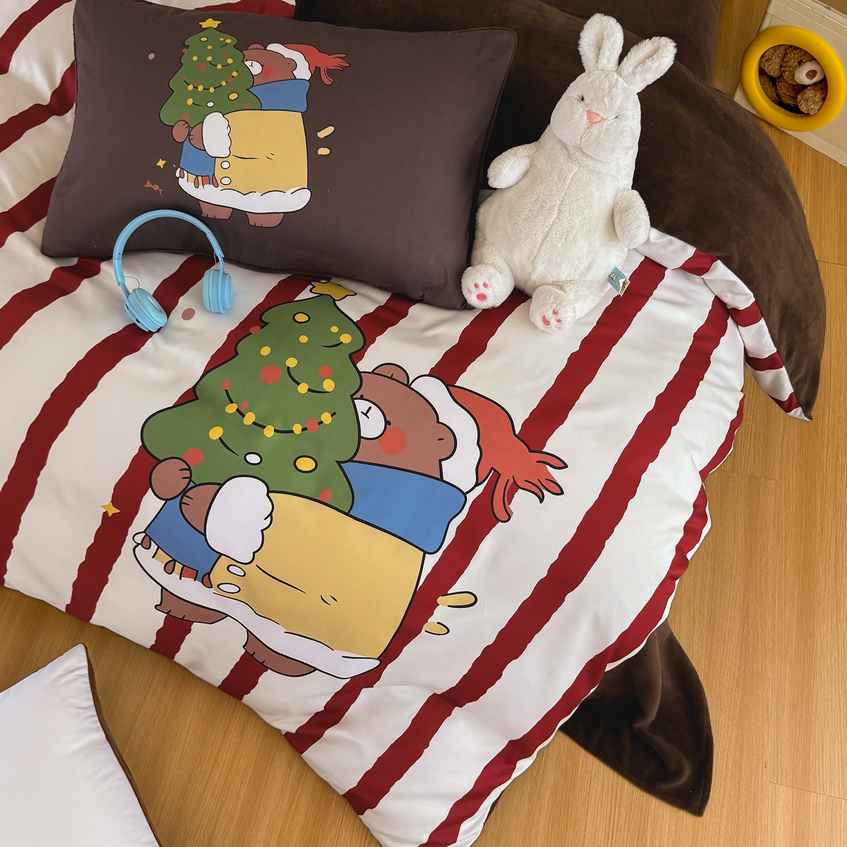 91家纺网 家纺一手货源 找家纺 （总）十一家居 2025新款A类原创设计数码大版卡通印花四件套-绒宠系列