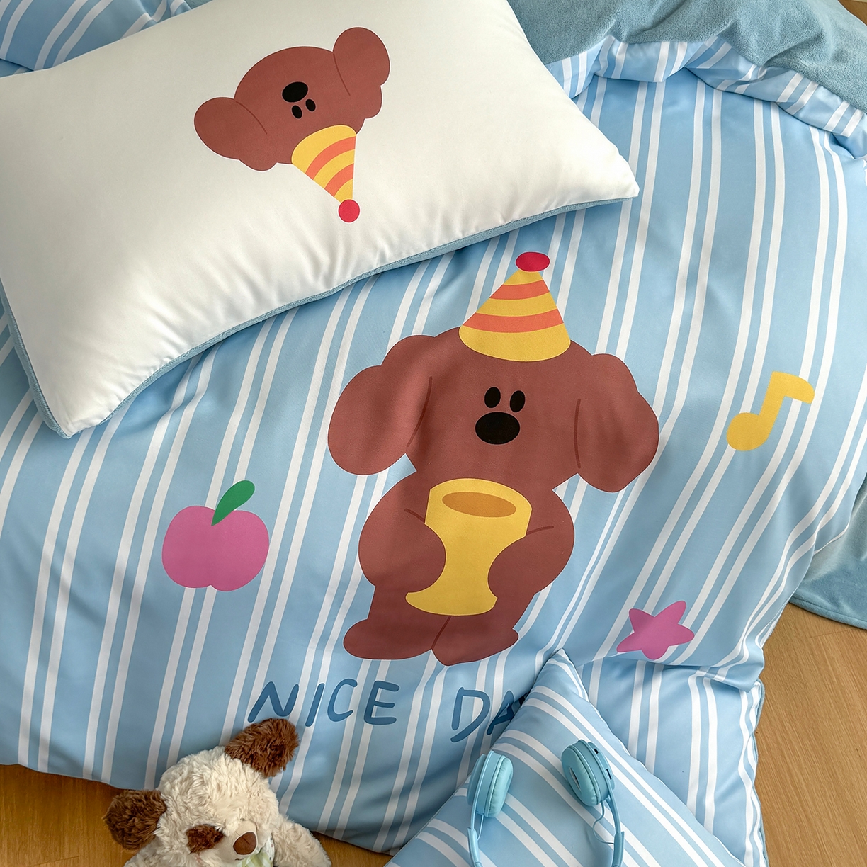 91家纺网 家纺一手货源 找家纺 十一家居 2025新款A类原创设计数码大版卡通印花四件套-绒宠系列 音乐萌犬