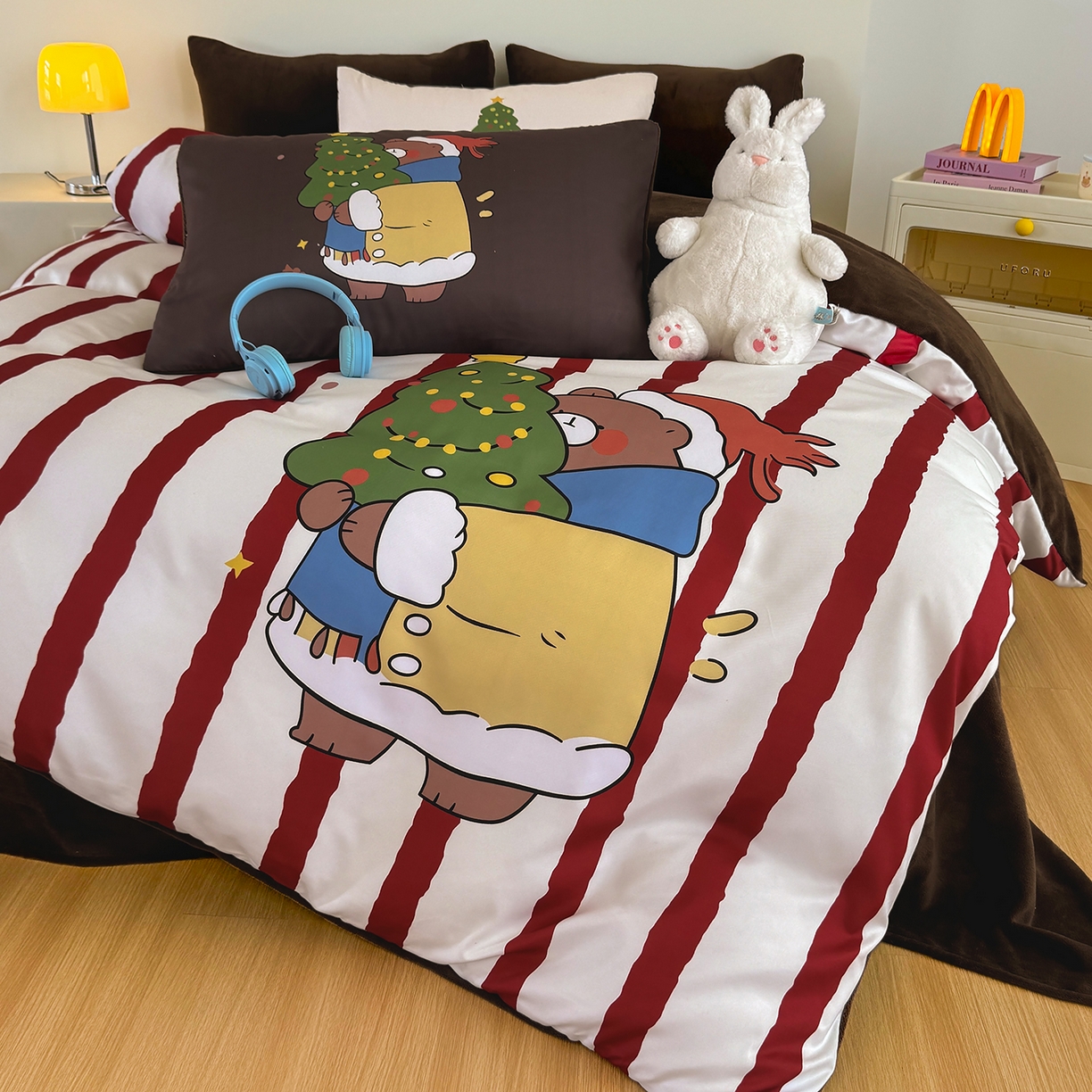 91家纺网 家纺一手货源 找家纺 （总）十一家居 2025新款A类原创设计数码大版卡通印花四件套-绒宠系列