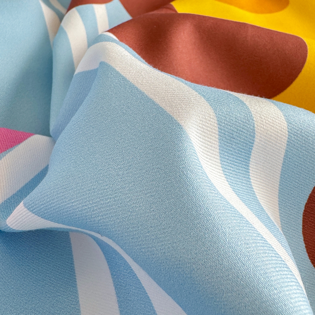 91家纺网 家纺一手货源 找家纺 十一家居 2025新款A类原创设计数码大版卡通印花四件套-绒宠系列 音乐萌犬