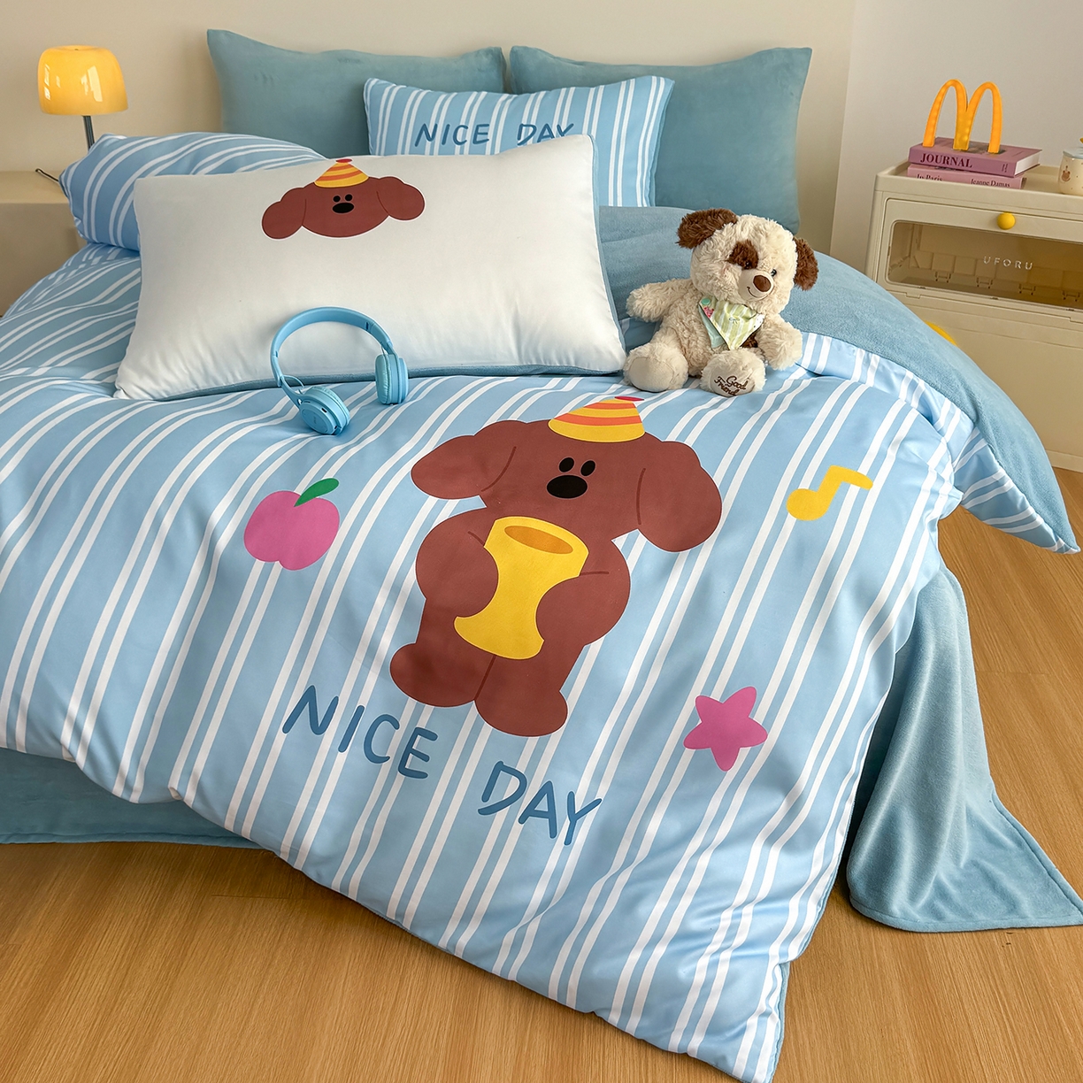 91家纺网 家纺一手货源 找家纺 十一家居 2025新款A类原创设计数码大版卡通印花四件套-绒宠系列 音乐萌犬