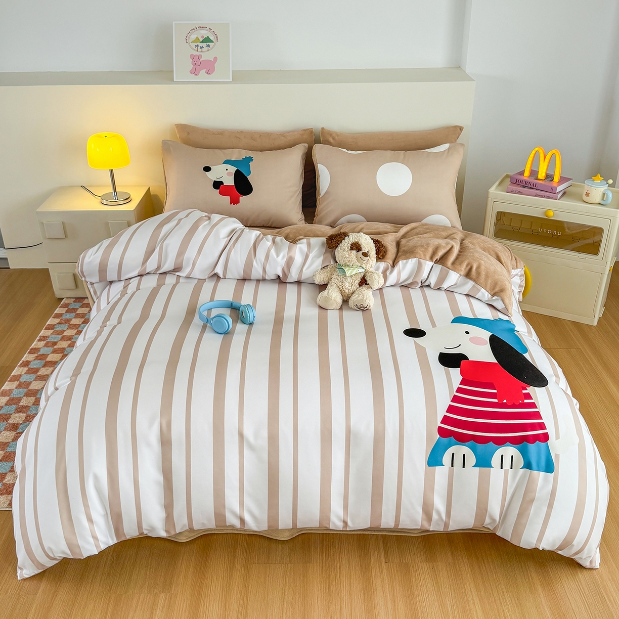 91家纺网 家纺一手货源 找家纺 十一家居 2025新款A类原创设计数码大版卡通印花四件套-绒宠系列 暖冬狗狗