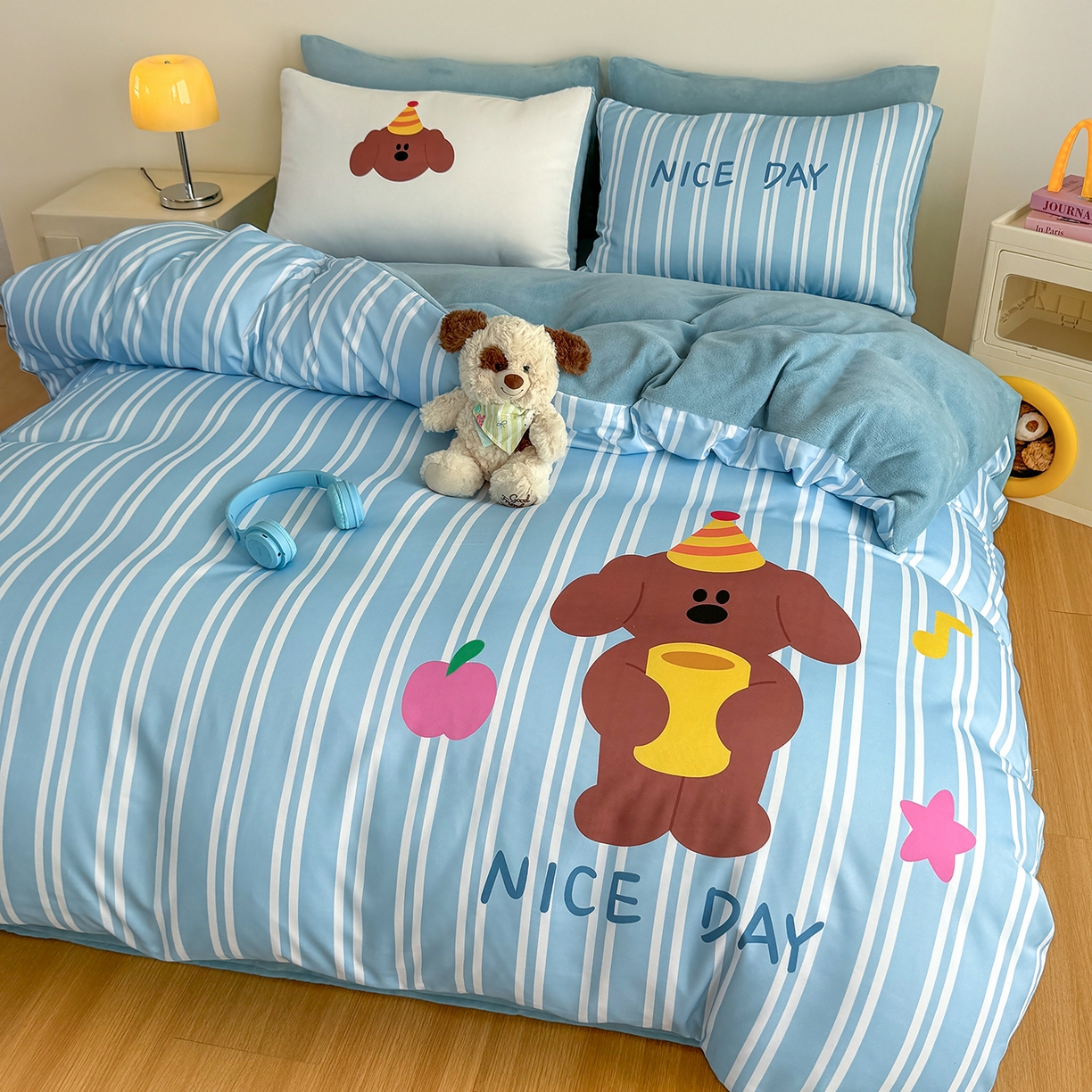 91家纺网 家纺一手货源 找家纺 十一家居 2025新款A类原创设计数码大版卡通印花四件套-绒宠系列 音乐萌犬