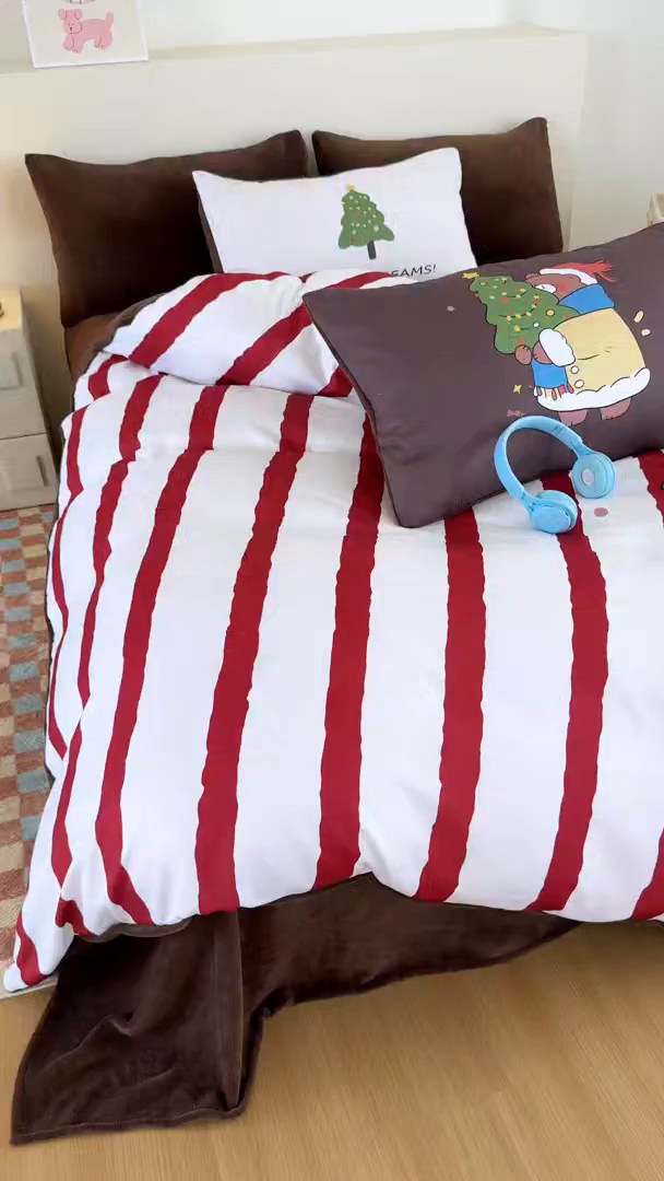 91家纺网 家纺一手货源 找家纺 （总）十一家居 2025新款A类原创设计数码大版卡通印花四件套-绒宠系列