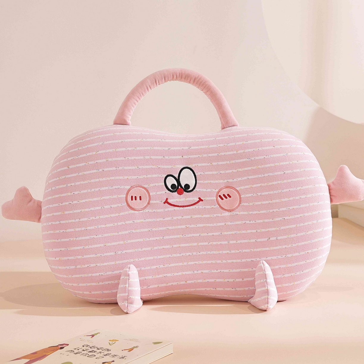 91家纺网 家纺一手货源 找家纺 （总）仁宇枕业 2025新款亲肤暖绒彩虹纹搞怪手提猫肚记忆枕头枕芯