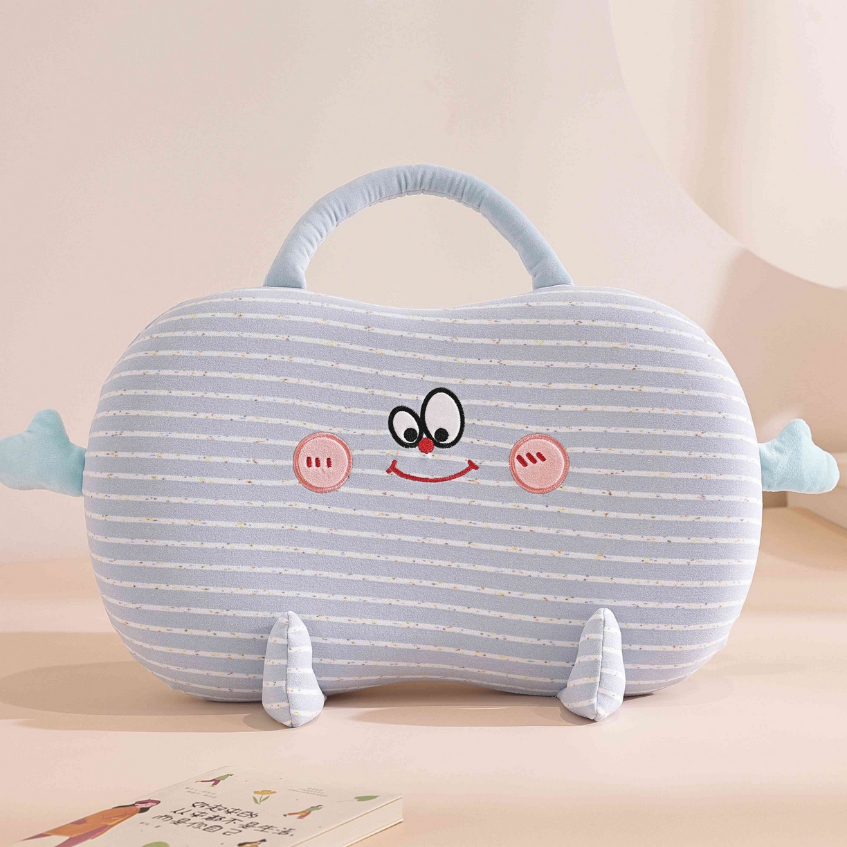 91家纺网 家纺一手货源 找家纺 （总）仁宇枕业 2025新款亲肤暖绒彩虹纹搞怪手提猫肚记忆枕头枕芯