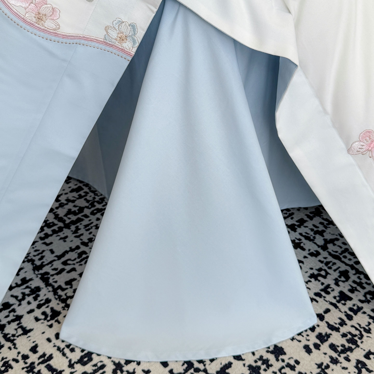 91家纺网 家纺一手货源 找家纺 乔利卡沃 2025新款直播爆款A类加厚保暖全棉纯棉磨毛四件套纯棉重工刺绣被套冬季床上用品 绮影-天空蓝