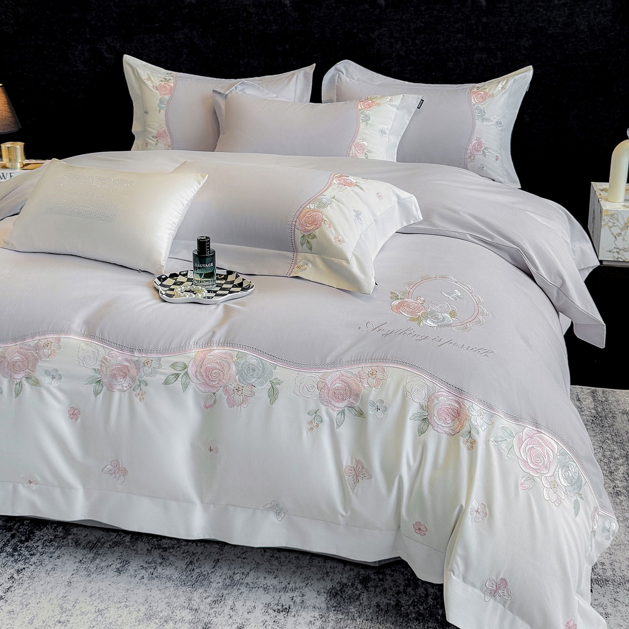 91家纺网 家纺一手货源 找家纺 乔利卡沃 2025新款直播爆款A类加厚保暖全棉纯棉磨毛四件套纯棉重工刺绣被套冬季床上用品 绮影-时尚灰