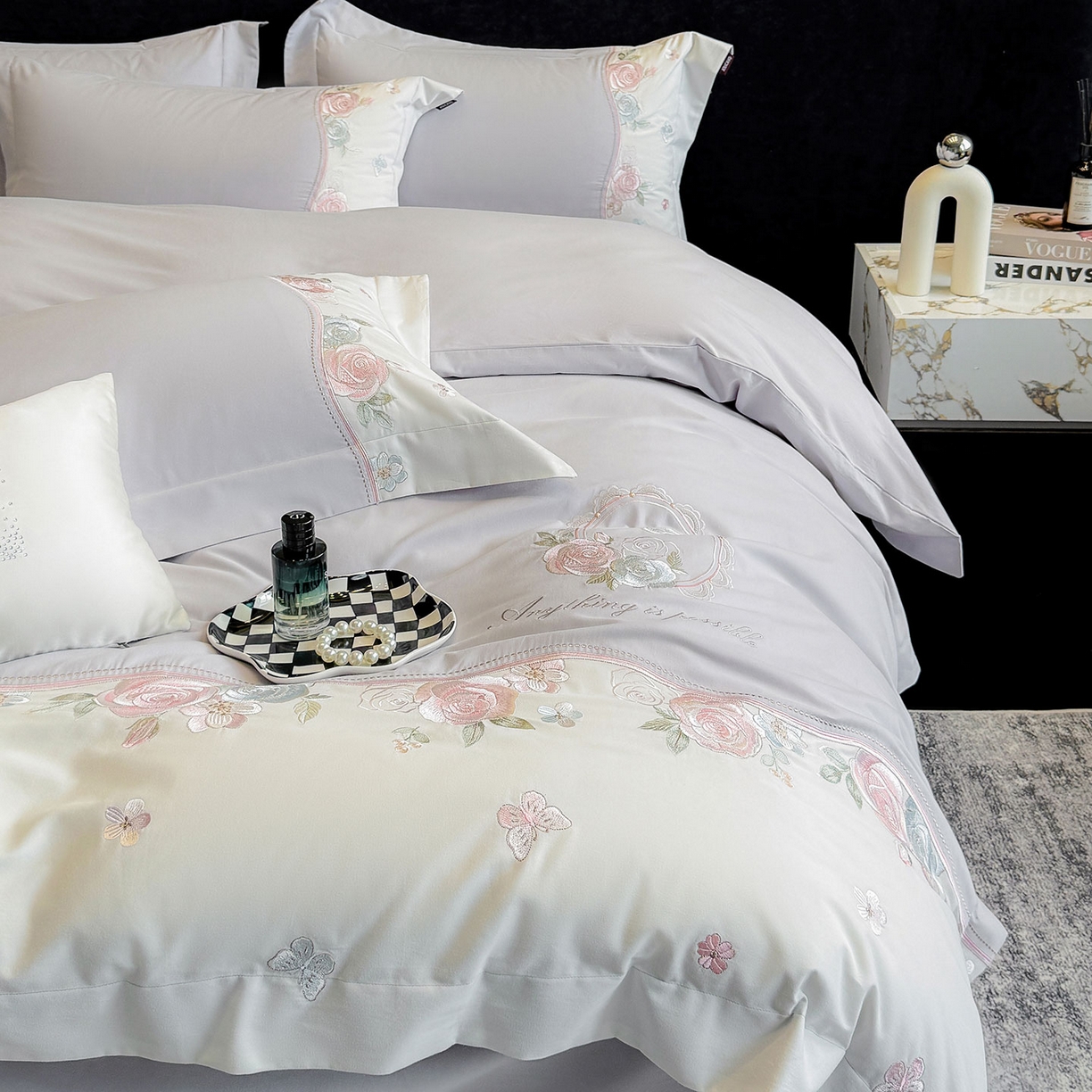 91家纺网 家纺一手货源 找家纺 乔利卡沃 2025新款直播爆款A类加厚保暖全棉纯棉磨毛四件套纯棉重工刺绣被套冬季床上用品 绮影-时尚灰