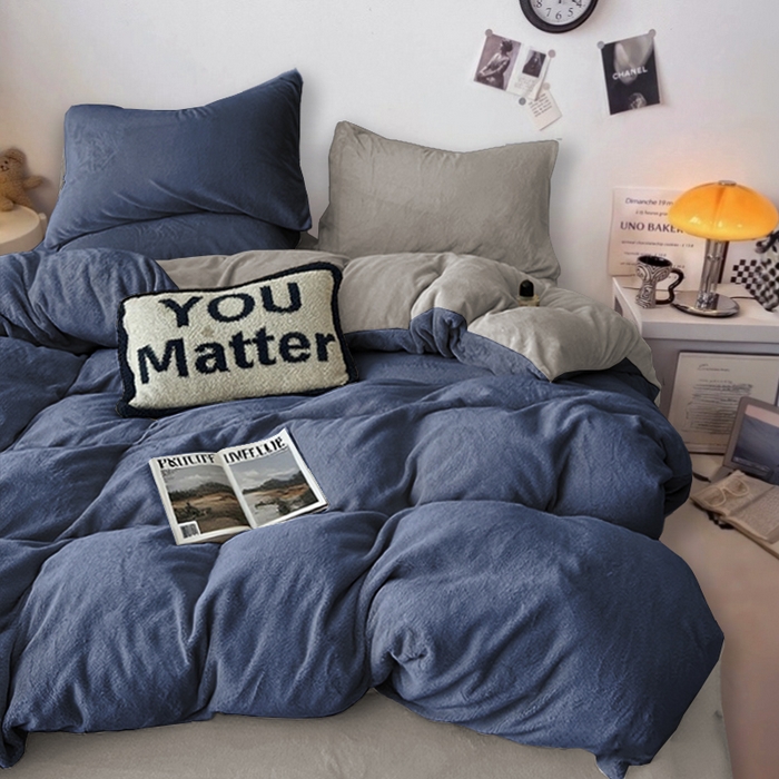 91家纺网 家纺一手货源 找家纺 维娜斯家纺 2025新款双拼牛奶绒四件套加厚保暖舒适裸睡 宾利蓝+浅灰