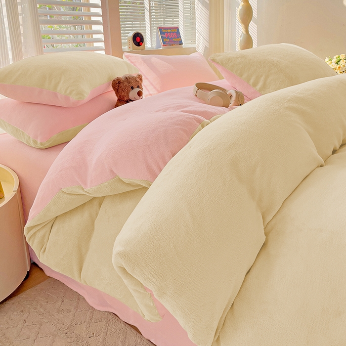 91家纺网 家纺一手货源 找家纺 维娜斯家纺 2025新款双拼牛奶绒四件套加厚保暖舒适裸睡 奶白+粉色