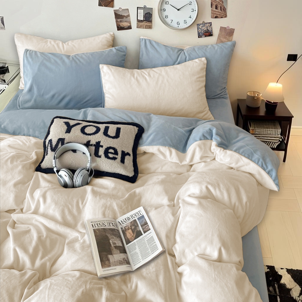 91家纺网 家纺一手货源 找家纺 维娜斯家纺 2025新款双拼牛奶绒四件套加厚保暖舒适裸睡 奶白+浅蓝