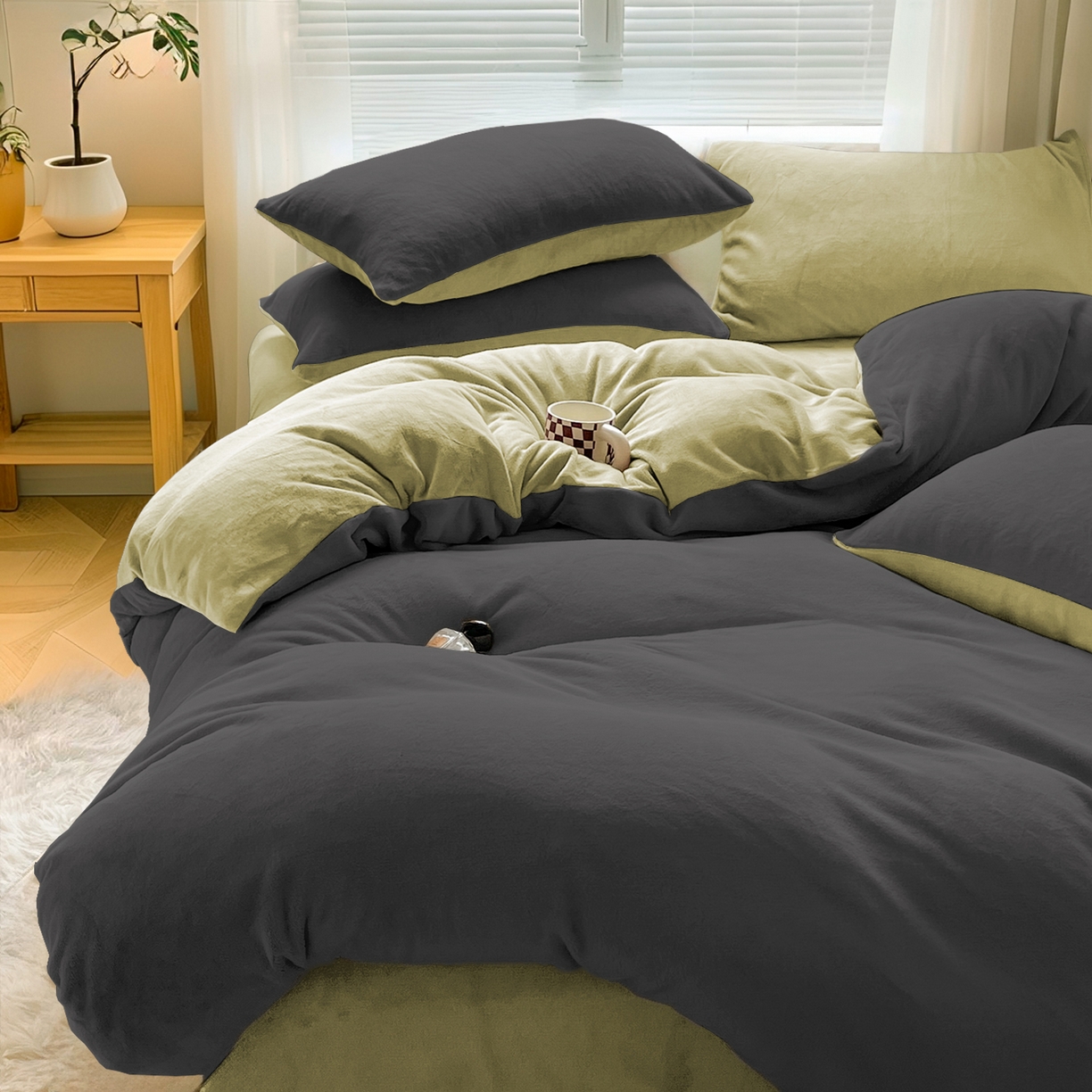 91家纺网 家纺一手货源 找家纺 维娜斯家纺 2025新款双拼牛奶绒四件套加厚保暖舒适裸睡 深灰+绿色