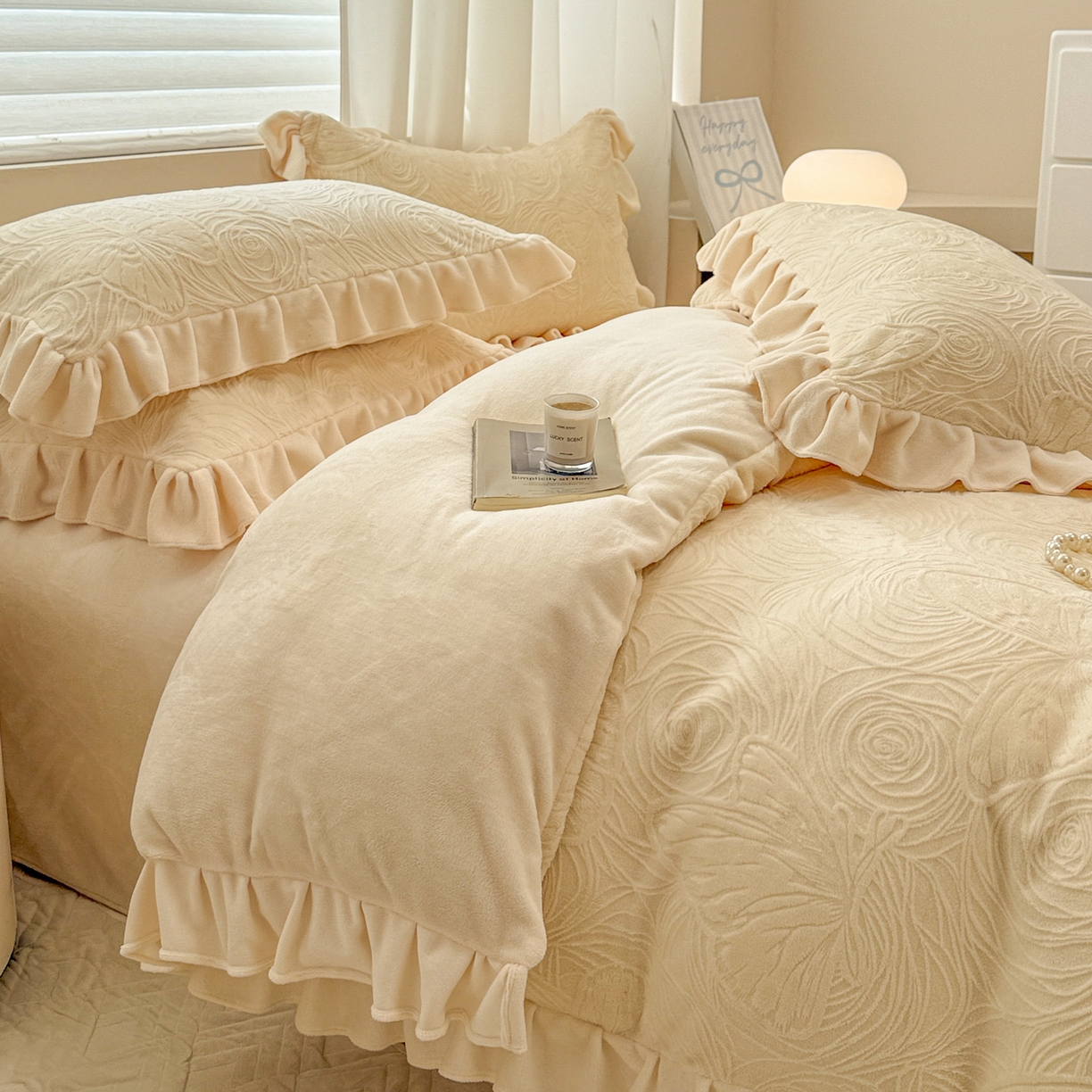 91家纺网 家纺一手货源 找家纺 典曼家纺 2025新款亲肤舒适牛奶绒四件套-千寻花语系列 千寻花语-奶杏