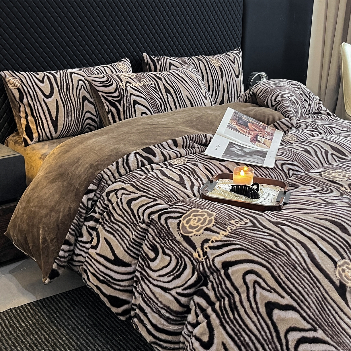 91家纺网 家纺一手货源 找家纺 民新家纺 2025新款兔毛绒印花简约款四件套 简约款-斑柔